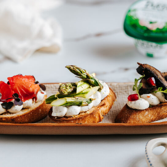 CROSTINI AU TARTARE & ASPERGES