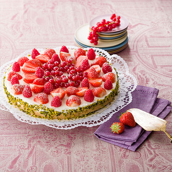  Frischkäse-Torte mit Beeren