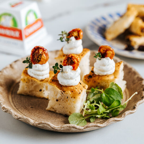 Focaccia mit Chavroux und Cherry-Tomaten